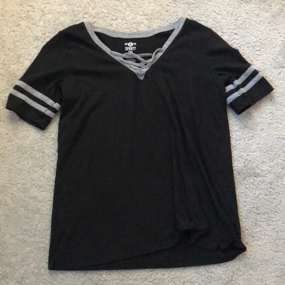 Kohls black and gray sporty tee
